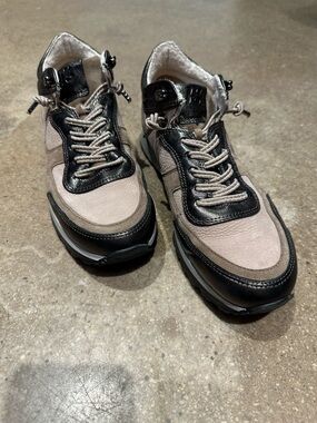 Paul Green Men's Two-Tone Black and Taupe Athletic Sneakers